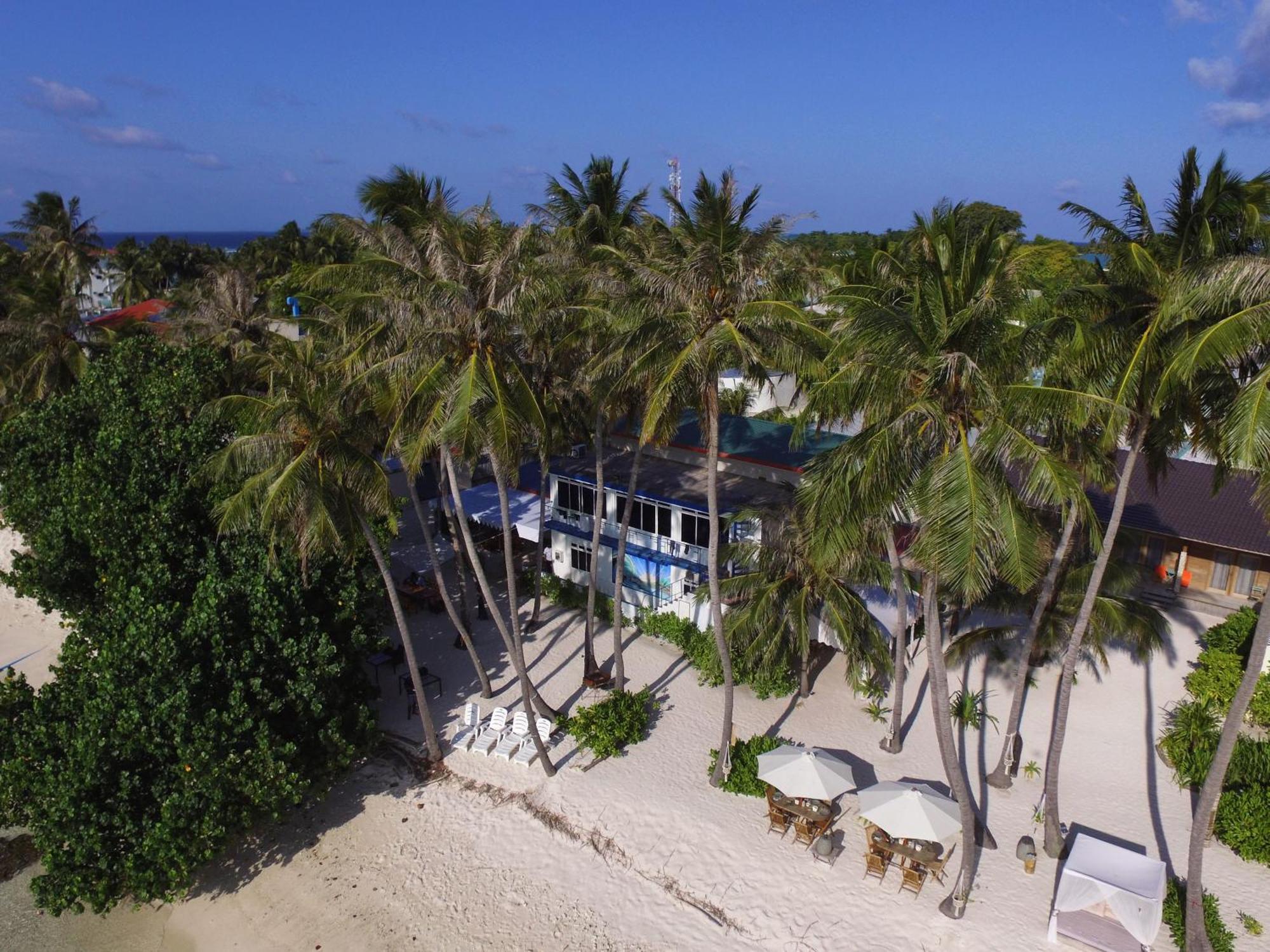 Batuta Maldives Surf View Hotel Thulusdhoo Kültér fotó