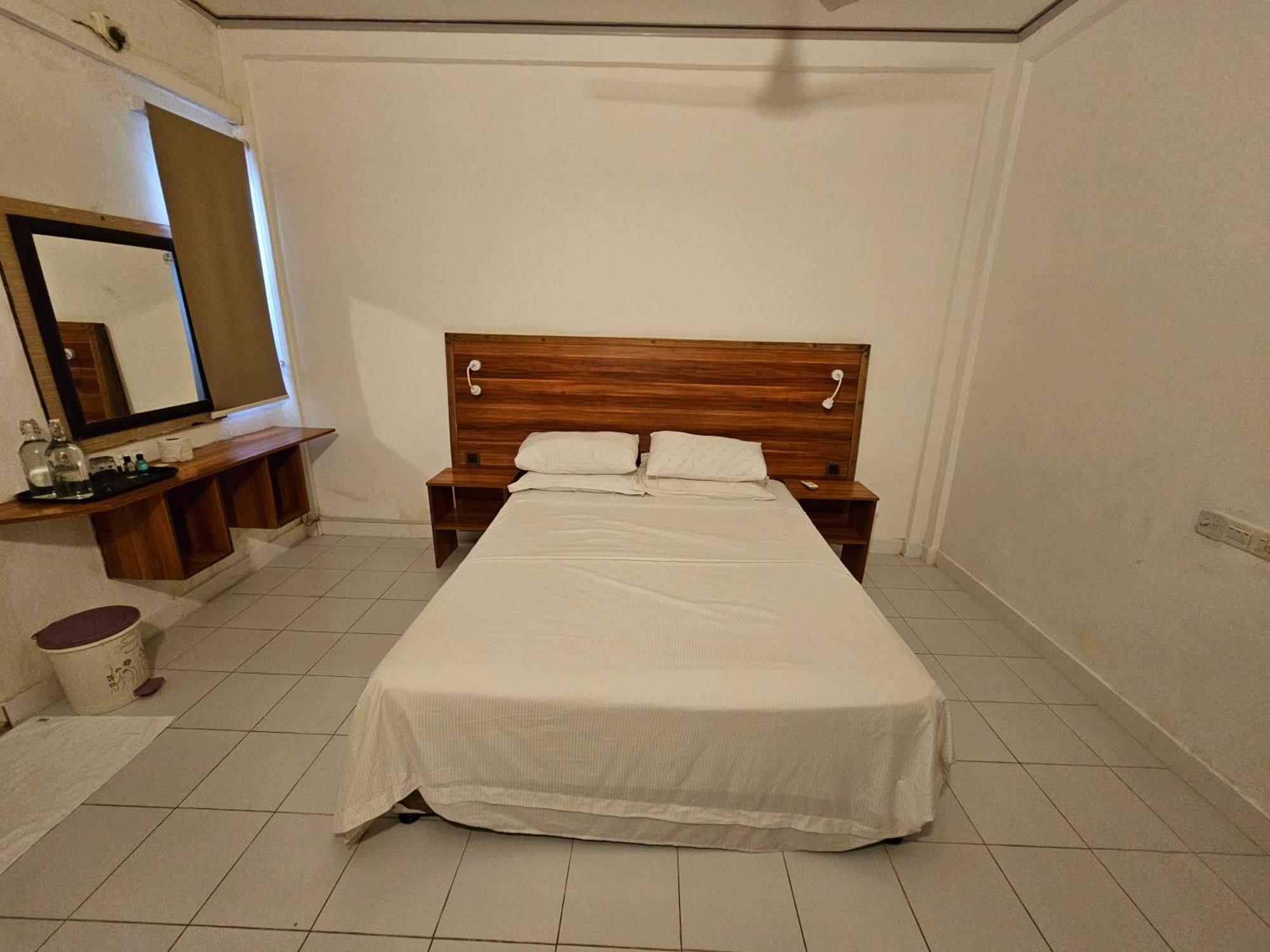 Batuta Maldives Surf View Hotel Thulusdhoo Szoba fotó