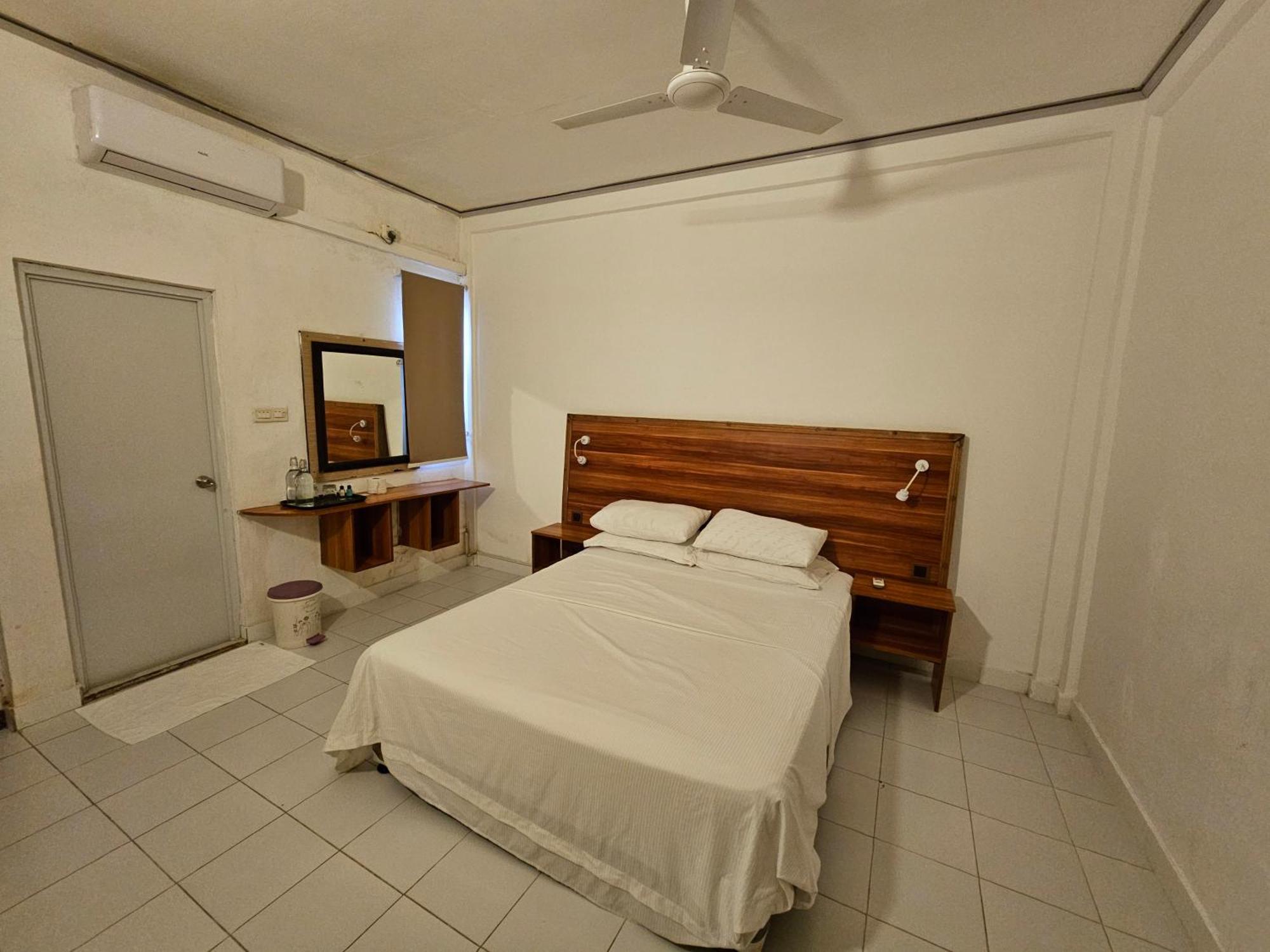 Batuta Maldives Surf View Hotel Thulusdhoo Szoba fotó