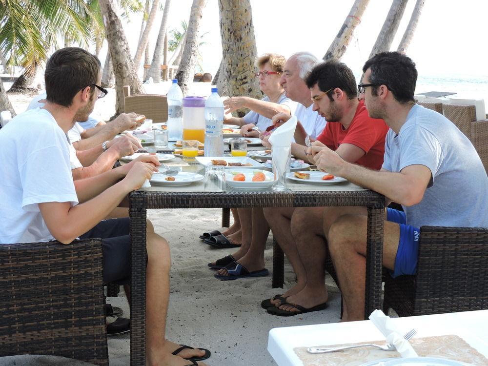Batuta Maldives Surf View Hotel Thulusdhoo Kültér fotó