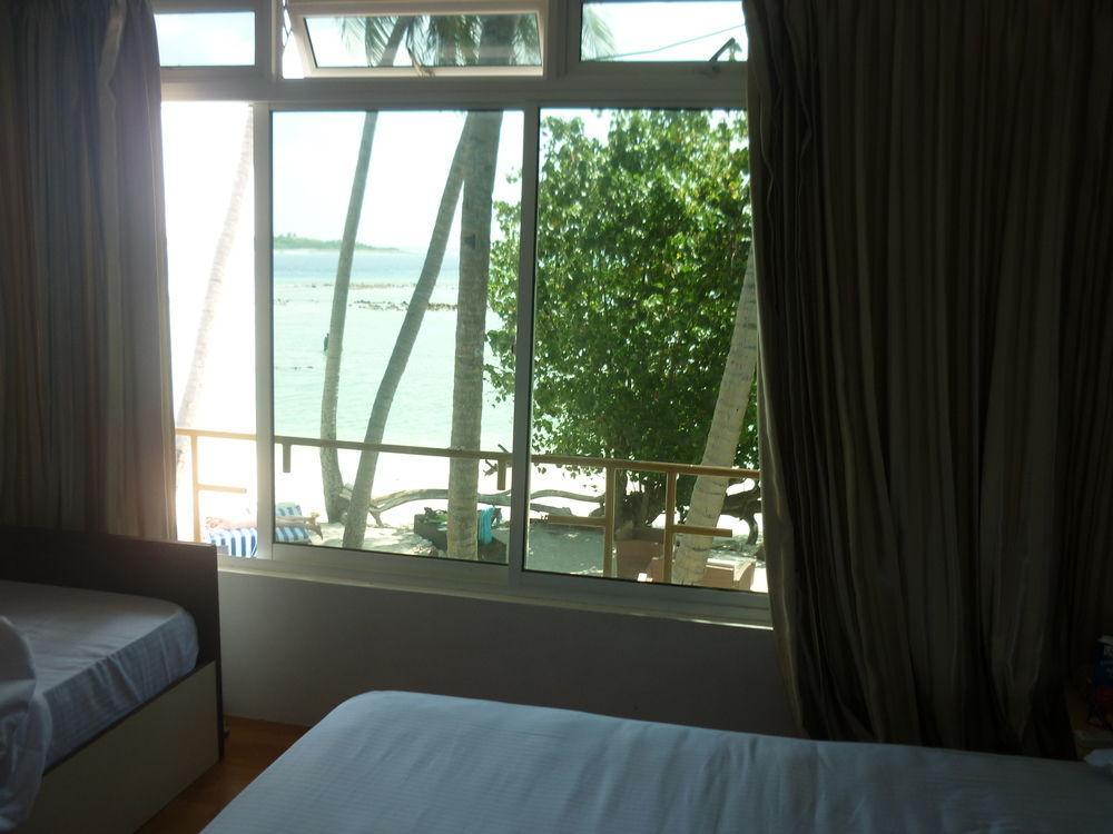 Batuta Maldives Surf View Hotel Thulusdhoo Kültér fotó