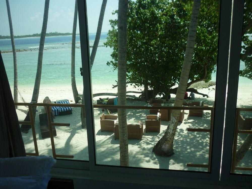 Batuta Maldives Surf View Hotel Thulusdhoo Kültér fotó