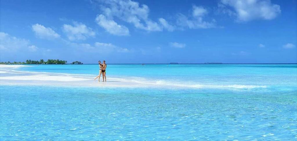 Batuta Maldives Surf View Hotel Thulusdhoo Kültér fotó