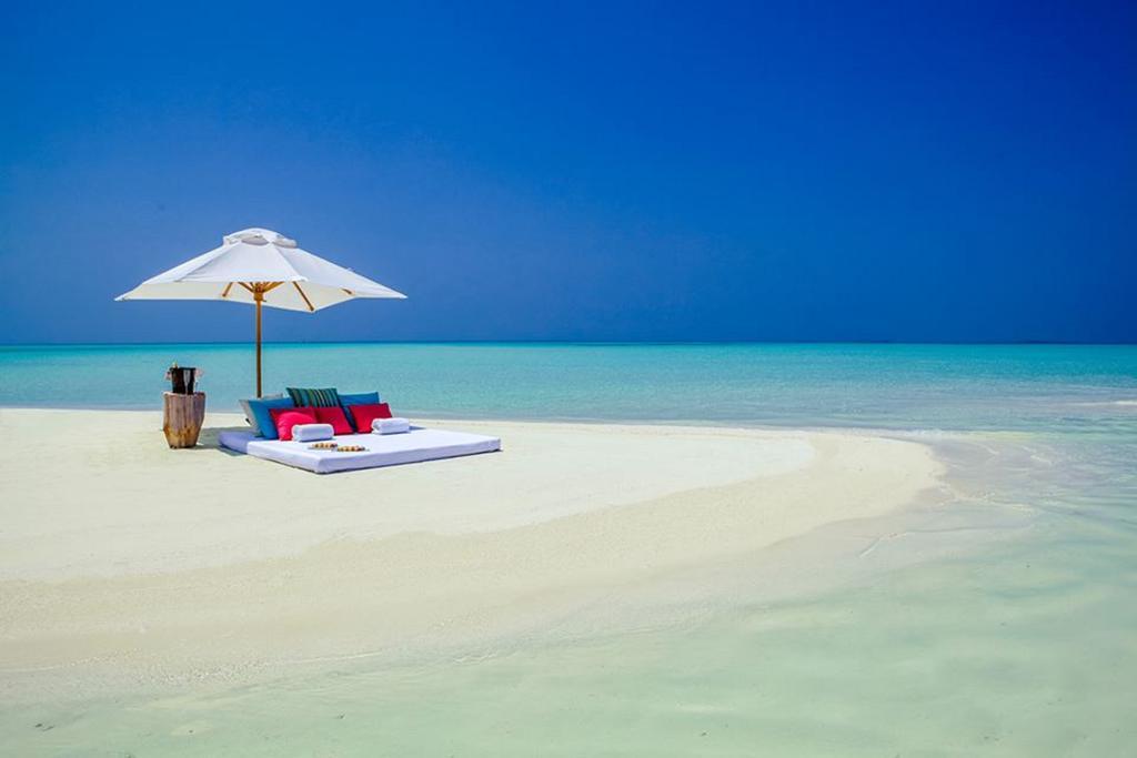 Batuta Maldives Surf View Hotel Thulusdhoo Kültér fotó