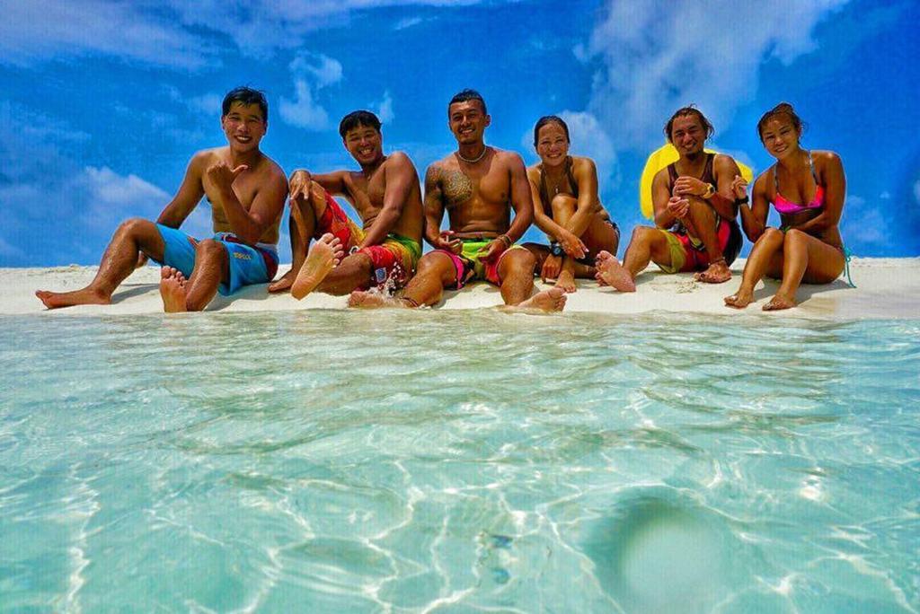 Batuta Maldives Surf View Hotel Thulusdhoo Kültér fotó