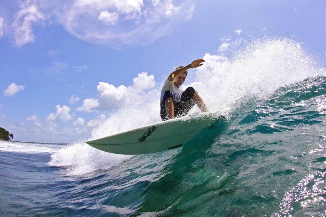 Batuta Maldives Surf View Hotel Thulusdhoo Kültér fotó