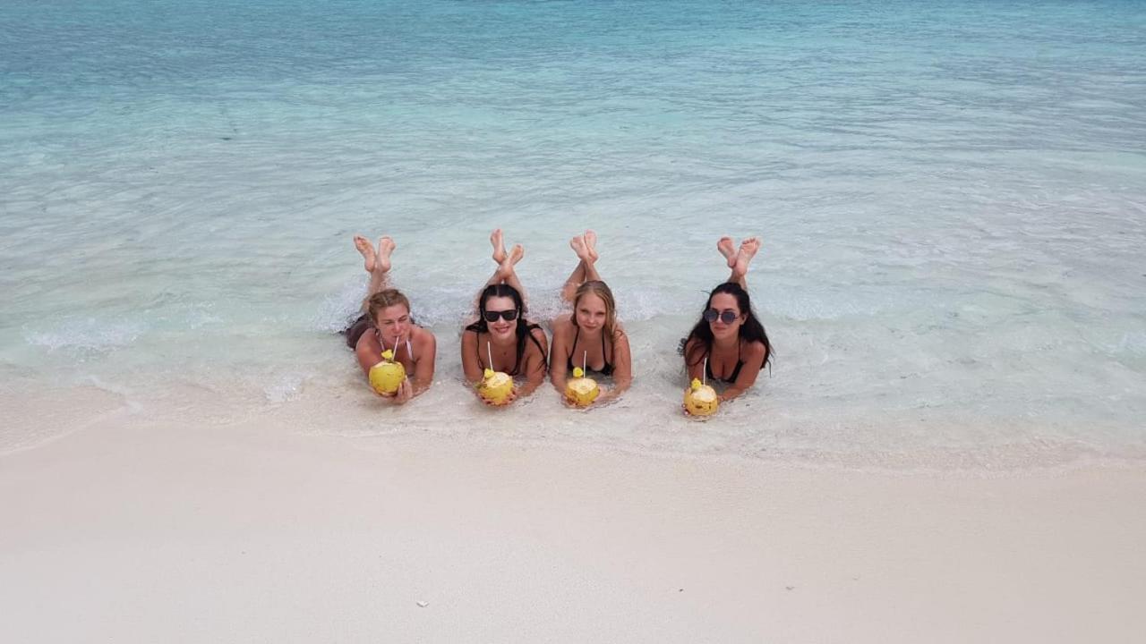 Batuta Maldives Surf View Hotel Thulusdhoo Kültér fotó
